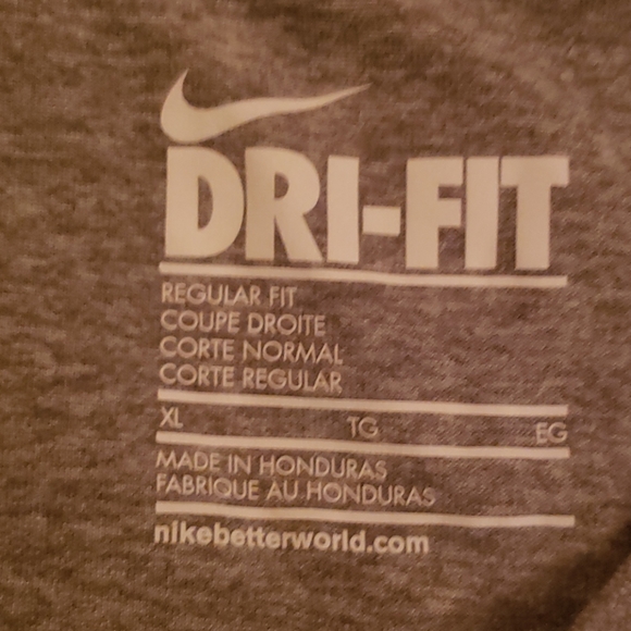 Nike shirt - Picture 4 of 5